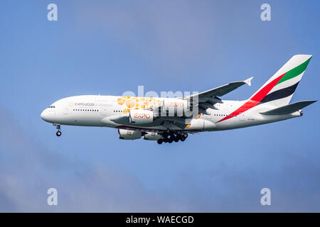 19 août 2019 Burlingame / CA / USA - Unis Airbus A380 avec l'Expo 2020 Dubaï livery s'approche d'OFS ; Orange signifie l'opportunit Banque D'Images