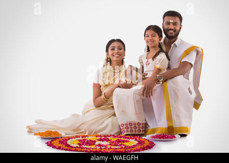 South Indian family celebrating onam Banque D'Images