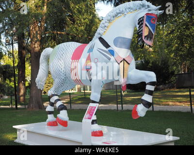 MILAN, Italie : 15 août 2019 : Cheval, le projet Leonardo Leonardo's horse revisité par autor Elena Salmistraro en ancien hippodrome, Milan. Banque D'Images