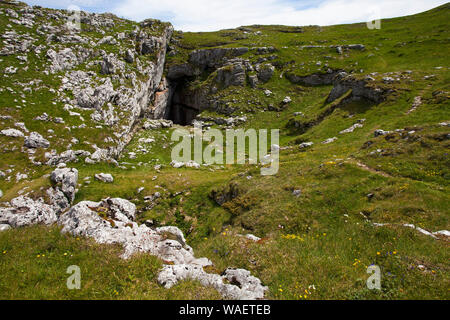 Grotte où race choughs font d'Urle Parc Naturel Régional du Vercors Vercors France Banque D'Images