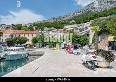 Le port de Korcula. L'emplacement sur la côte de Makarska en Croatie est célèbre pour sa beauté. Banque D'Images