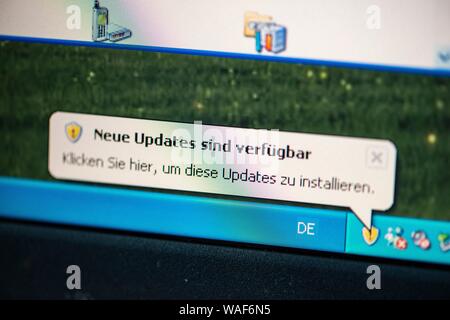 Message sur le bureau, de nouvelles mises à jour disponibles, système d'exploitation Microsoft Windows XP, Allemagne Banque D'Images
