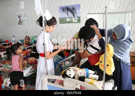 Dhaka, Bangladesh - 24 août 2019 : Le nombre d'enfants souffrant de la dengue à la Sainte Famille de l'hôpital du Croissant-Rouge à Dhaka, au Bangladesh. Banque D'Images