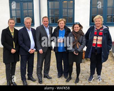 Videy, Islande. 20e Août, 2019. La chancelière Angela Merkel (CDU, avant, 3e à partir de la droite) arrive à Reykjavik pour un déjeuner de travail avec les chefs de gouvernement des pays scandinaves sur l'île de Videy. À côté d'elle se mette Frederiksen (l-r), premier ministre du Danemark, Antti Rinne, Premier Ministre de la Finlande, Stefan Löfven, Premier Ministre de la Suède, Katrín Jakobsdottir, Premier Ministre d'Islande et Erna Solberg, Premier Ministre de la Norvège. Credit : Steffen Trumpf/dpa/Alamy Live News Banque D'Images