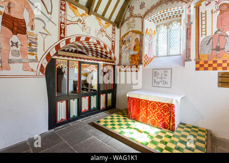 L'intérieur des peintures murales de la c1520 St Teilo's Church, Llandeilo à St Fagans Musée National de l'histoire du pays de Galles, Cardiff, Pays de Galles, Royaume-Uni Banque D'Images