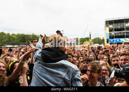 Budapest, Hongrie. Août 13, 2019. Frank Carter & la sonnette sont un groupe de punk rock anglais formé en 2015 par l'ancien gibet et amour pur frontman Frank Carter.Le groupe est formé par Frank Carter, Doyen Richardson, Tom 'tank' Barclay, Gareth Grover. Le groupe a ouvert le dernier jour du festival Sziget 2019 avant le spectacle de Foo Fighters. (Photo de Luigi Rizzo/Pacific Press) Credit : Pacific Press Agency/Alamy Live News Banque D'Images