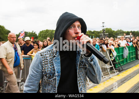 Budapest, Hongrie. Août 13, 2019. Frank Carter & la sonnette sont un groupe de punk rock anglais formé en 2015 par l'ancien gibet et amour pur frontman Frank Carter.Le groupe est formé par Frank Carter, Doyen Richardson, Tom 'tank' Barclay, Gareth Grover. Le groupe a ouvert le dernier jour du festival Sziget 2019 avant le spectacle de Foo Fighters. (Photo de Luigi Rizzo/Pacific Press) Credit : Pacific Press Agency/Alamy Live News Banque D'Images