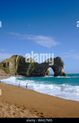 Durdle door Bay dans le Dorset situé sur la côte jurassique Banque D'Images