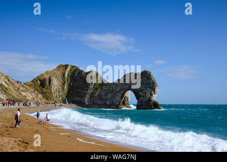 Durdle door Bay dans le Dorset situé sur la côte jurassique Banque D'Images