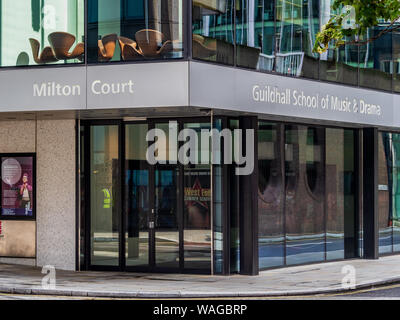 London Guildhall School of Music and Drama GSMD Milton Court Building in Central London - construit en 2013, les architectes David Walker RHWL Architects et Banque D'Images