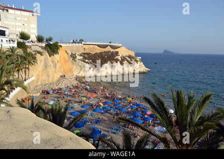 Benidorm Alicante Playa del Mal Pas plage au coucher du soleil en Espagne Banque D'Images