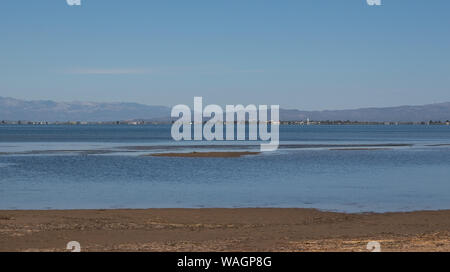 Vue depuis el Trabucador beach dans le parc naturel du Delta del Ebro en Espagne Banque D'Images