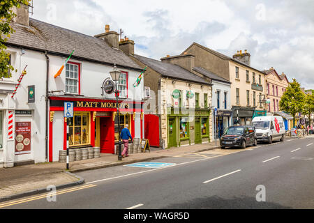 Avant de pub à Westport, dans le comté de Mayo Irlande Banque D'Images