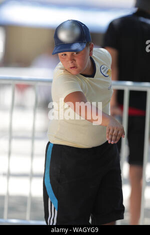 Au cours du mois de juillet sont effectuées le plus grand tournoi de pétanque jeu de Provence à Marseille France. Plus de 12 000 joueurs dans Banque D'Images