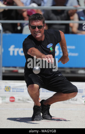 Au cours du mois de juillet sont effectuées le plus grand tournoi de pétanque jeu de Provence à Marseille France. Plus de 12 000 joueurs dans Banque D'Images