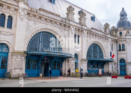 La Rochelle, France - May 08, 2019 : Gare de La Rochelle est la principale gare ferroviaire desservant La Rochelle, France Banque D'Images