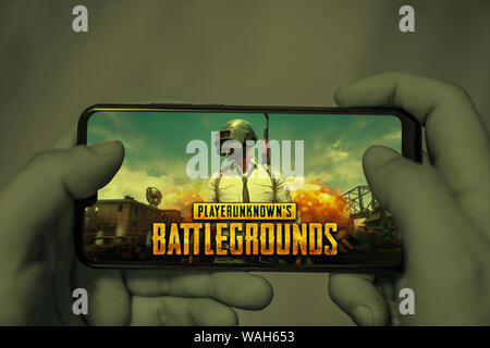 BANGKOK, THAÏLANDE - 20 août 2019 : un smartphone avec Minecraft Pocket Edition jeu sur écran d'affichage, de rédaction d'illustration Banque D'Images