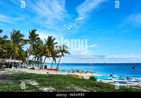 Malapascua, Philippines, 2019. Juillet 15 bateaux à plage à Malapascua aux Philippines Banque D'Images