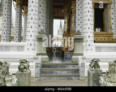 Entrée de la coordination hall at Wat Arun temple à Bangkok Banque D'Images