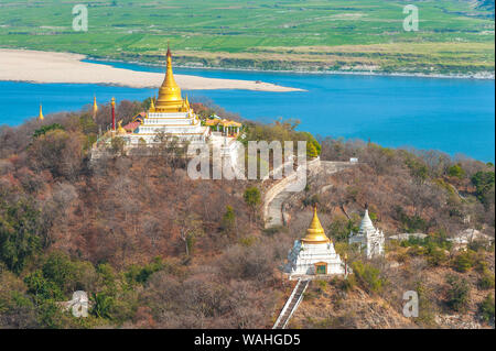 Vue aérienne de la colline de Sagaing, à Mandalay, Myanmar Banque D'Images