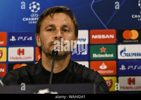 Athènes, Grèce. 20e Août, 2019. L'entraîneur-chef de Krasnodar Sergey Matveyev parle au cours d'une conférence de presse au stade Karaiskaki au Pirée. Krasnodar devra faire face à l'Olympiakos en Ligue des Champions leur play-offs premier match aller le 21 août 2019. Credit : SOPA/Alamy Images Limited Live News Banque D'Images