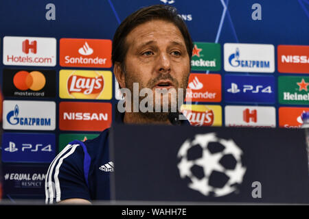 Athènes, Grèce. 20e Août, 2019. L'entraîneur de l'Olympiakos Pedro Martins assiste à une conférence de presse au stade Karaiskaki au Pirée, l'Olympiakos fera face à Krasnodar dans la Ligue des Champions, les play-offs premier match aller le 21 août 2019. Credit : SOPA/Alamy Images Limited Live News Banque D'Images