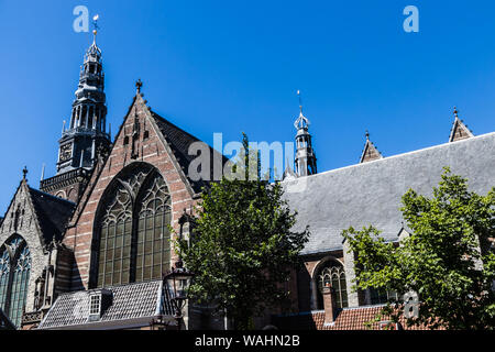 La Oude Kerk (vieille église), Amsterdam Banque D'Images