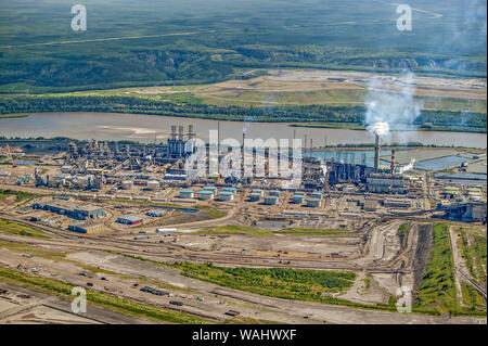 D'exploitation de sables pétrolifères de Suncor au nord-est de Fort McMurray, en Alberta, Canada. Banque D'Images