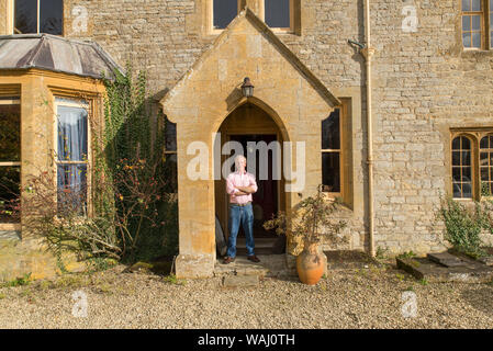 Julian Majzub, fondateur/propriétaire de 'pneus Blockley' à la maison dans le Gloucestershire. Banque D'Images