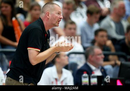 Hamburg, Deutschland. 18 Aug, 2019. firo : 18.08.2019, basket-ball, VTG DBB, Supercoupe Allemagne - Pologne, Henrik RODL, entraîneur-chef, les expressions du visage, la moitié de la figure, l'utilisation de crédit dans le monde entier | : dpa/Alamy Live News Banque D'Images