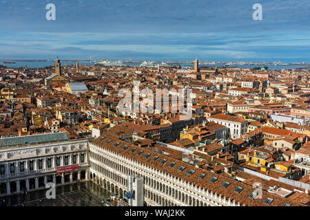 Vue de Venise sur la place Saint-Marc, de l'hôtel Campanile di San Marco (clocher), Venise, Italie Banque D'Images