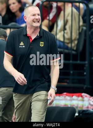 Hamburg, Deutschland. 18 Aug, 2019. firo : 18.08.2019, basket-ball, VTG DBB, Supercoupe Allemagne - Pologne, Henrik RODL, entraîneur-chef, la moitié de la figure, les gestes, les expressions du visage, l'utilisation de crédit dans le monde entier | : dpa/Alamy Live News Banque D'Images