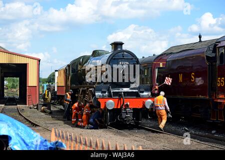 Classe 45596 LMS Jubillee locomotive 'Bahamas' est prêt pour des travaux à des trains Vintage Tyseley loco depot, Birmingham UK Banque D'Images
