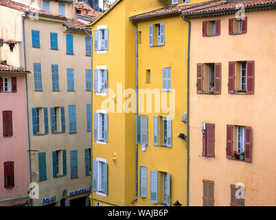 France, Provence, Grasse. Bâtiments colorés. En tant que crédit : Jim Nilsen / Jaynes Gallery / DanitaDelimont.com Banque D'Images