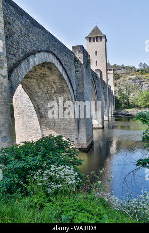 France, Cahors. Pont Valentre sur la rivière Lot Banque D'Images