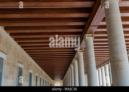 L'ancienne Agora Marketplace, Stoa d'Attalos, Athènes, Grèce. Agora fondée 6ème siècle avant JC. La STOA construit en 150 avant J.-C., reconstruite début des années 50 Banque D'Images