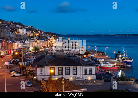 Crépuscule à Cobh, Irlande Banque D'Images