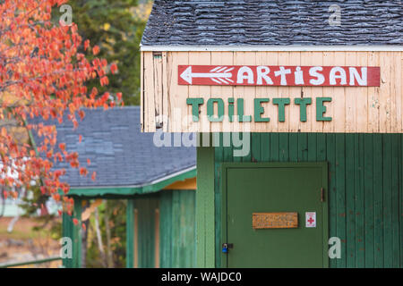 Canada, Québec, Ste-Rose-du-Nord. Toilettes Artisan Banque D'Images
