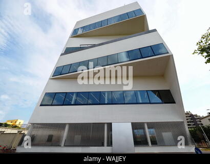 MILAN, ITALIE - 17 août 2019 : tour de la fondation Prada, nouveau bâtiment inauguré le 19 avril 2018. Milan, Lombardie, Italie. Banque D'Images