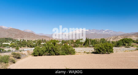 Petite ville de Cachi dans la région de Valles calchaqui, Province de Salta, Argentine. Banque D'Images