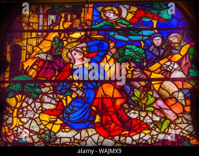 Annonciation Marie et l'Ange Gabriel, vitrail de l'église Orsanmichele, Florence, Italie. Eglise et vitraux de 1400's. Marie Ange lui dit au sujet de Jésus. Banque D'Images