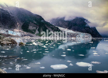 Les glaciers d'entrer dans le fjord, le nord-ouest de l'Alaska Banque D'Images