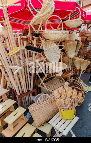 La Croatie, Zagreb. Marchandise en échoppe de marché. En tant que crédit : Fred Seigneur / Jaynes Gallery / DanitaDelimont.com Banque D'Images