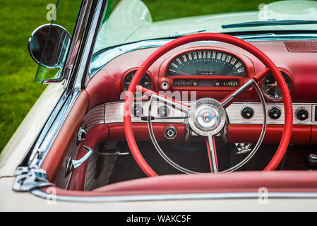 USA, Massachusetts, Beverly. Voitures anciennes, 1950 Ford Thunderbird interior Banque D'Images