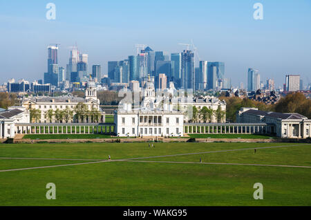 Vue depuis le Parc de Greenwich vers National Maritime Museum et toits de Londres, Londres, Angleterre Banque D'Images