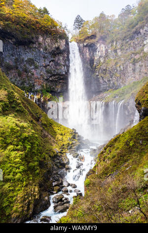 Chutes Kegon l'une des plus hautes cascades d'automne au Japon au Japon, le Parc National de Nikko. Banque D'Images