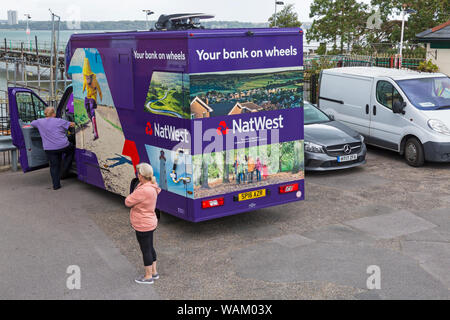 NatWest votre banque sur roues à Hythe, Hampshire Royaume-Uni en août - banque mobile Banque D'Images