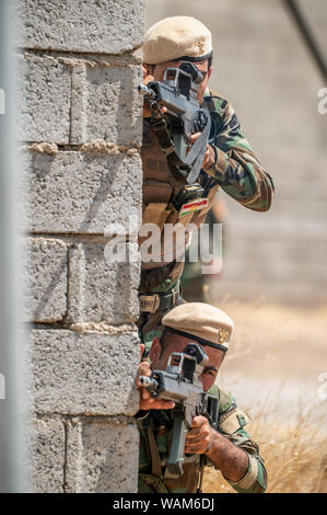 Erbil, Irak. Août 21, 2019. Sur la zone d'entraînement militaire dans Bnaslawa dans le nord kurde kurde irakienne sur zone Peschmerga la chambre de combat. Crédit : Michael Kappeler/dpa/Alamy Live News Banque D'Images