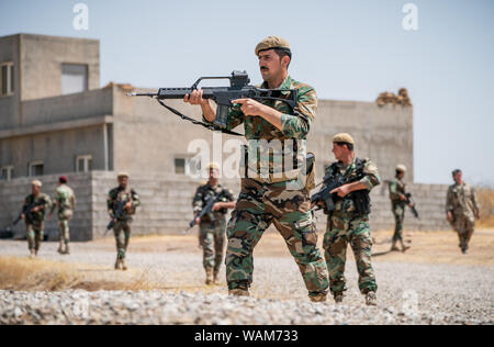 Erbil, Irak. Août 21, 2019. Sur la zone d'entraînement militaire dans Bnaslawa dans le nord kurde kurde irakienne sur zone Peschmerga la chambre de combat. Crédit : Michael Kappeler/dpa/Alamy Live News Banque D'Images