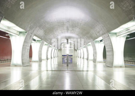 Budapest, Hongrie - le 14 mai 2014. Le Budapesti Metro est le plus ancien système ferroviaire souterrain électrifiée sur le continent européen et le deuxième plus ancien au monde. En 2002, le métro de la ligne 1 a été déclaré site du patrimoine mondial. Banque D'Images